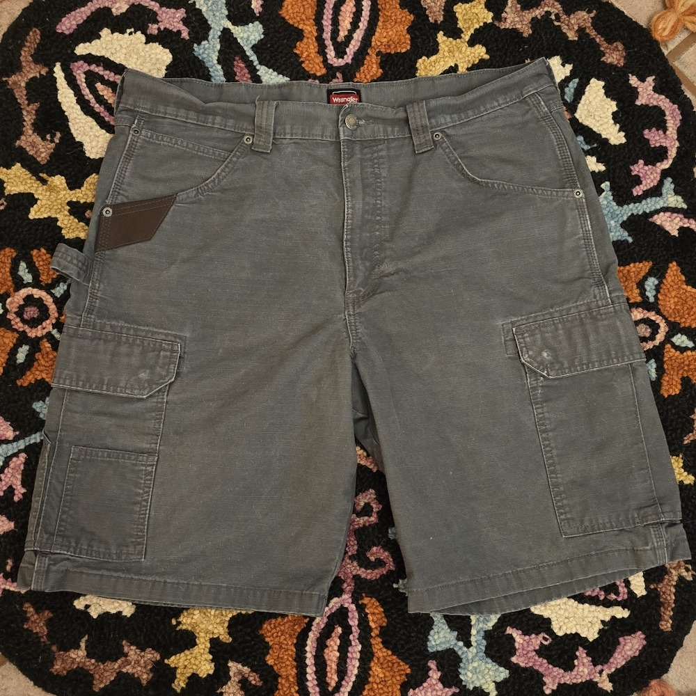 🔥Wrangler Ruggedwear Gray Cargo Shorts🔥🔥 Size 36